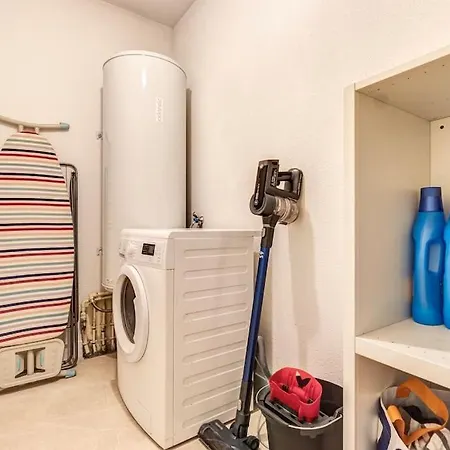 Aerosky Proche Aeroport Apartment *